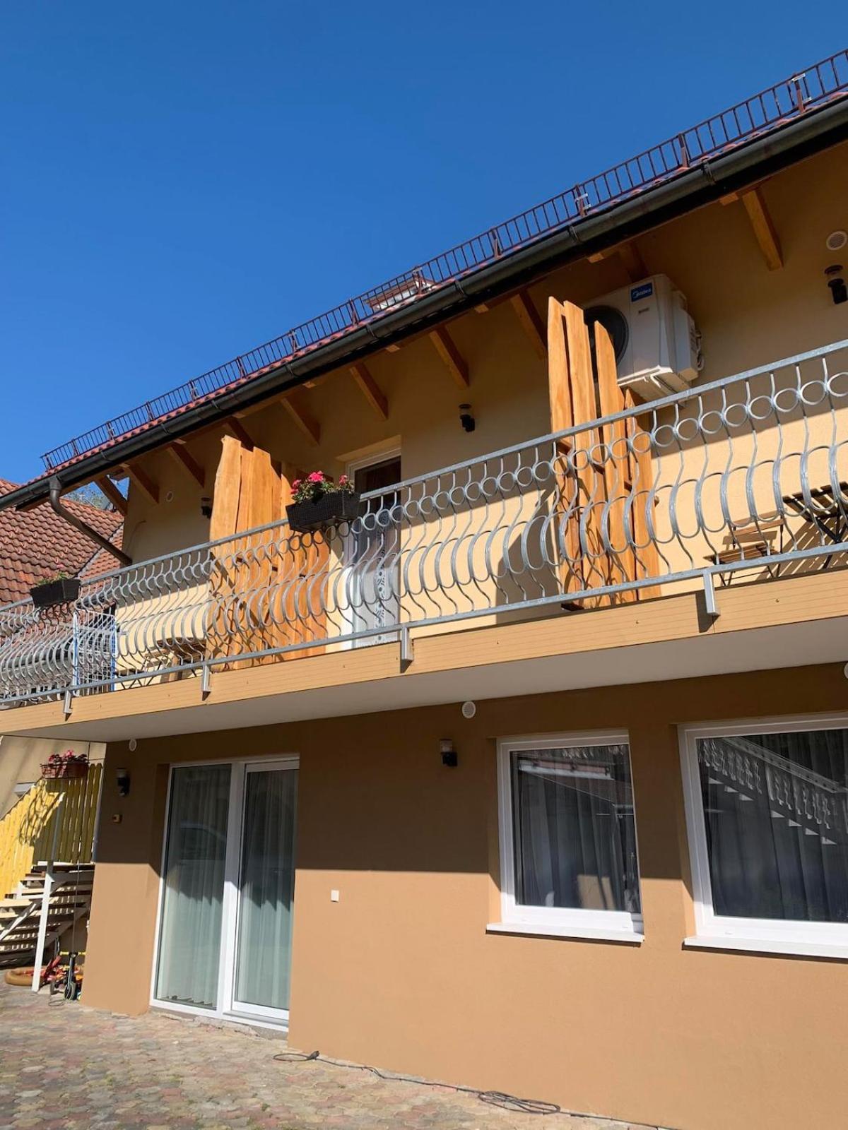 Molnar Apartman Zamárdi Exterior photo